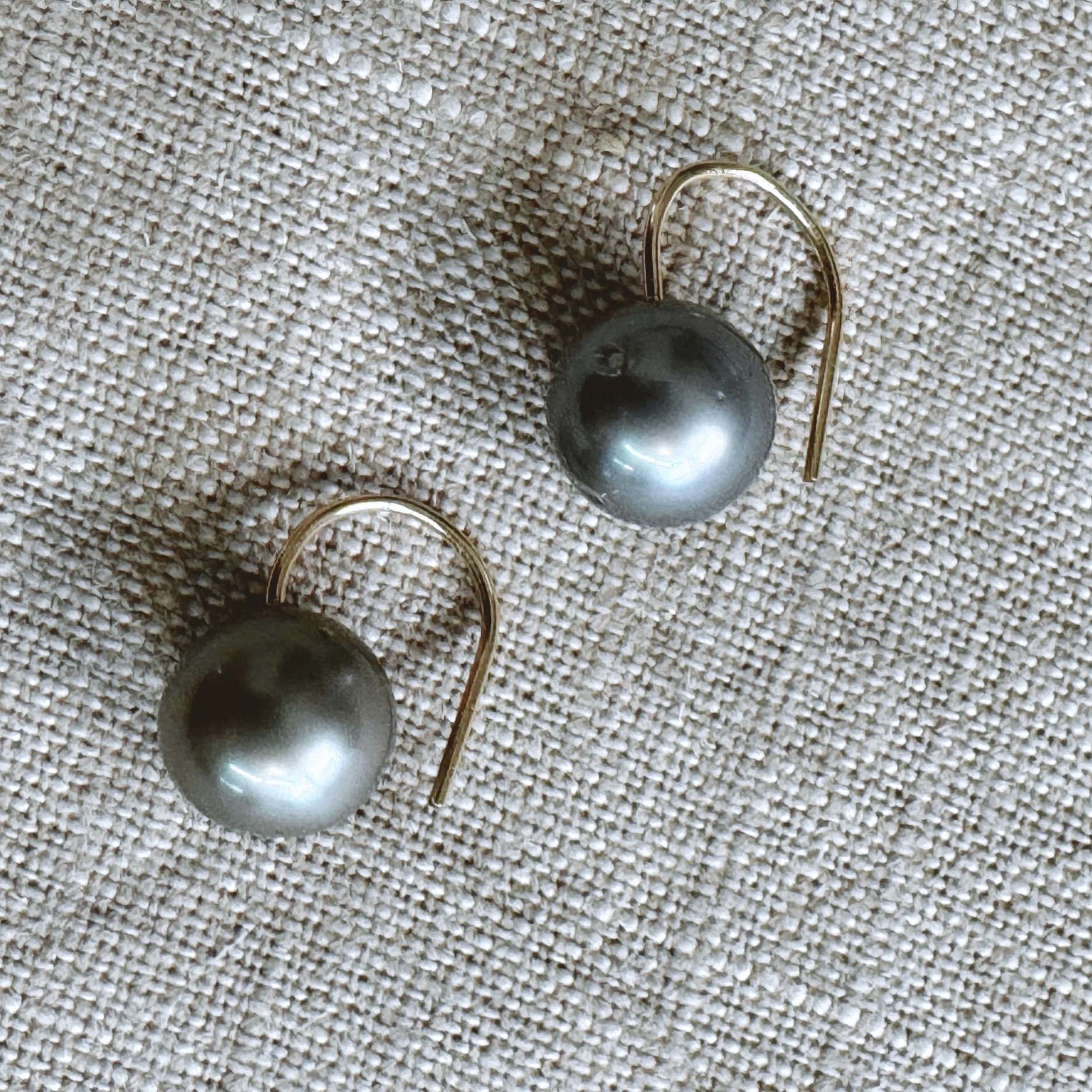 Horseshoe Tahitian Pearl Earrings