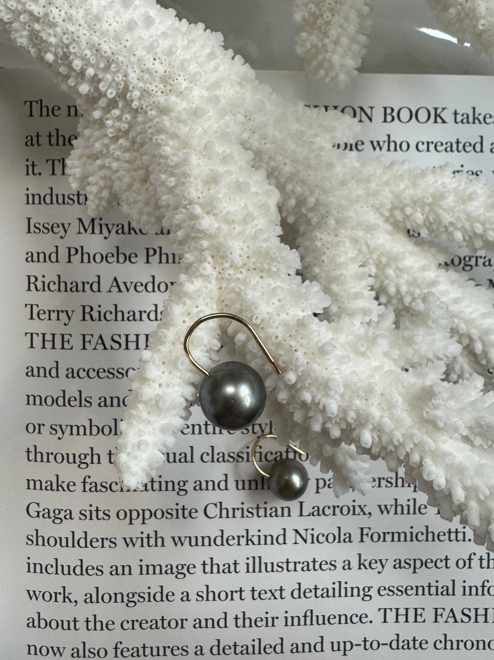 Horseshoe Tahitian Pearl Earrings
