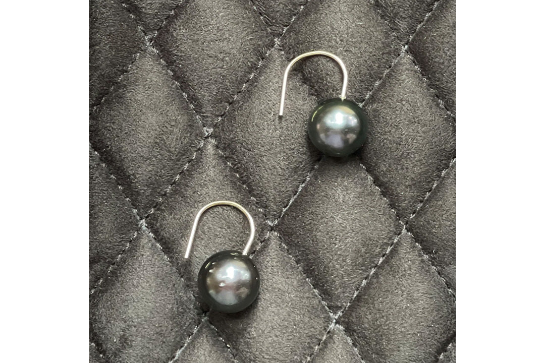Horseshoe Tahitian Pearl Earrings